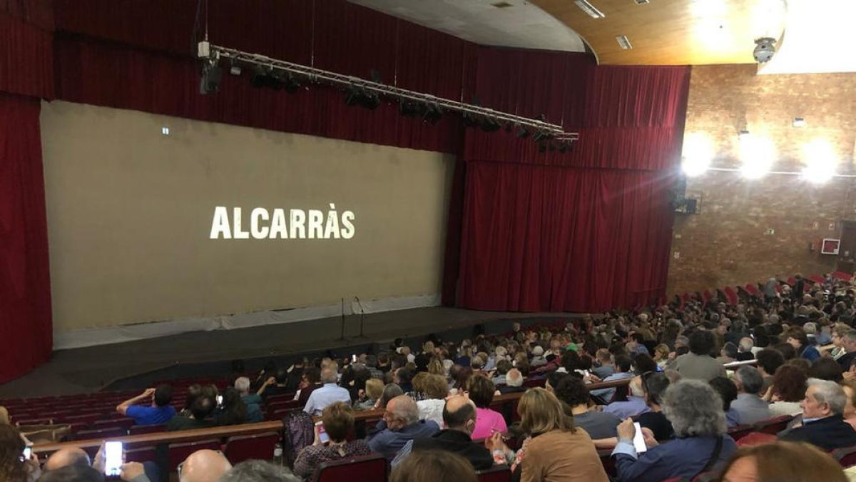 Més de 1.100 persones ahir al Gran Teatre de Cervera