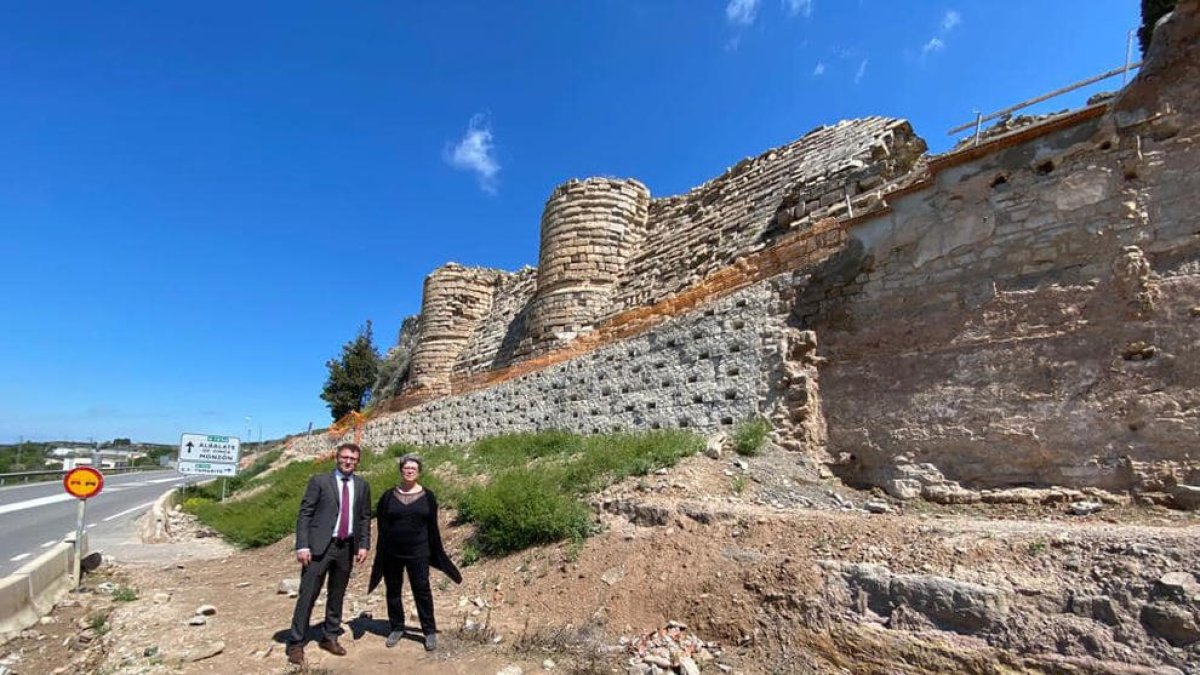 La visita a les muralles on s’han fet obres de reforç.