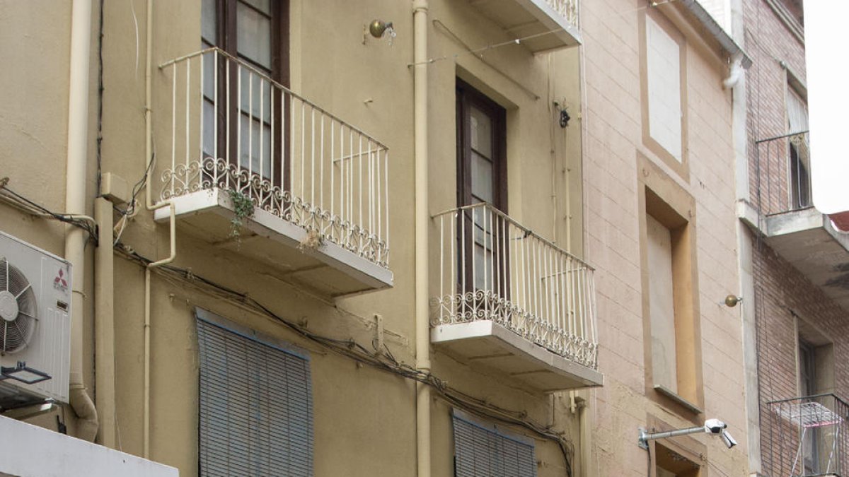 Fachada del número 41 de la calle del Carme.