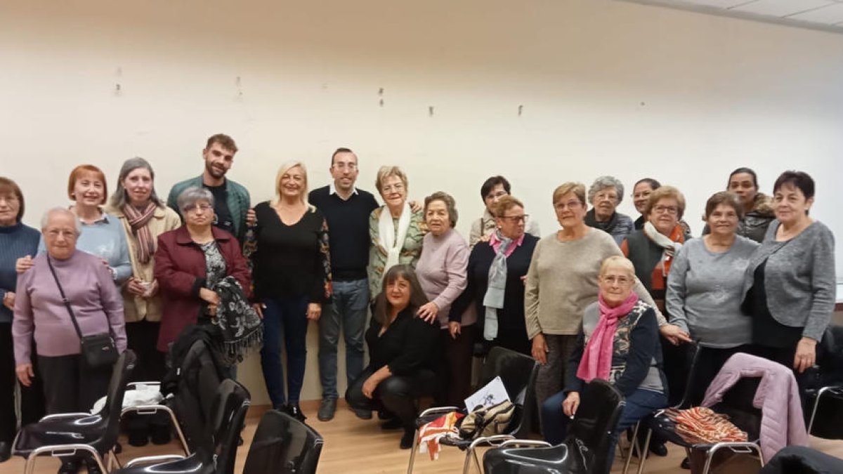 Palau, amb veïns de la Bordeta.