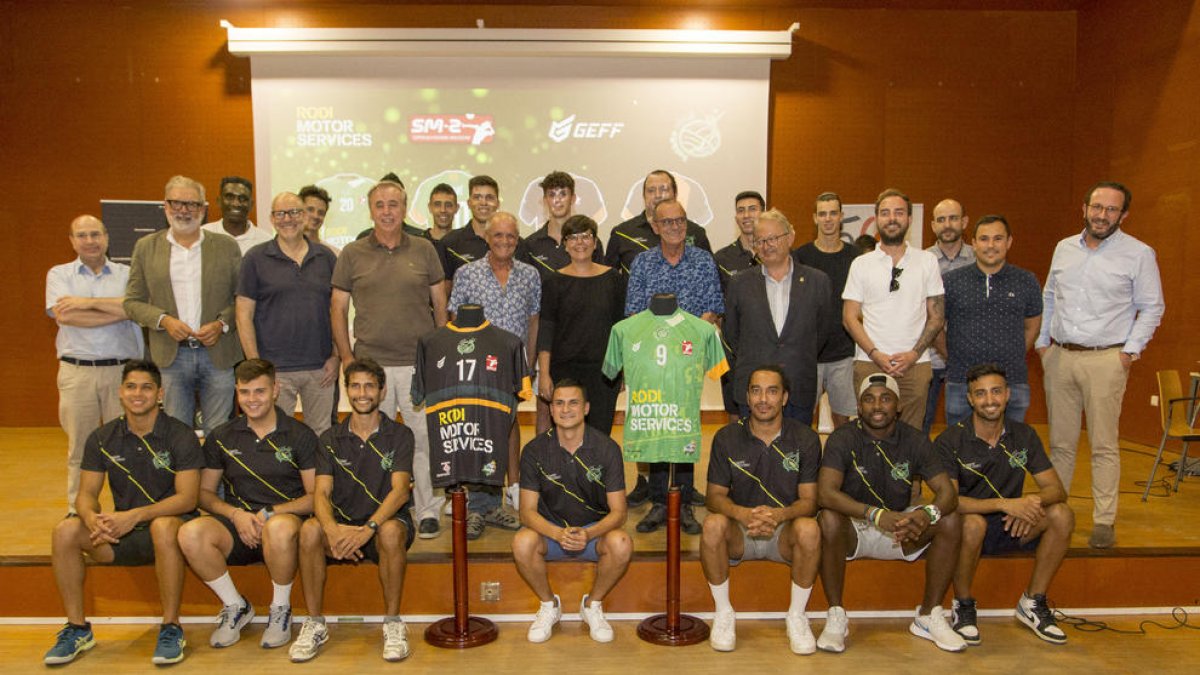 Noves samarretes per al Balàfia Vòlei en el desè aniversari