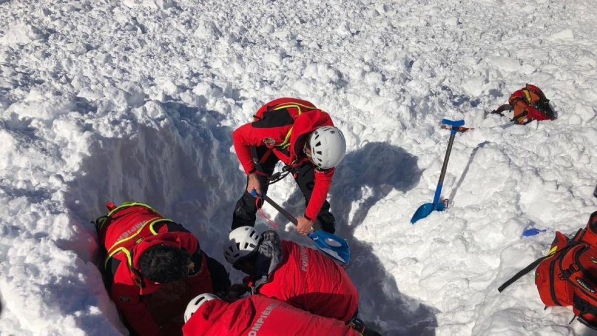 Imagen de archivo de un rescate tras un alud en Aran.
