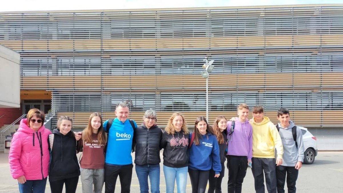 Alumnos del Manel de Montsuar viajan a Gambia con 'Joves Solidaris'