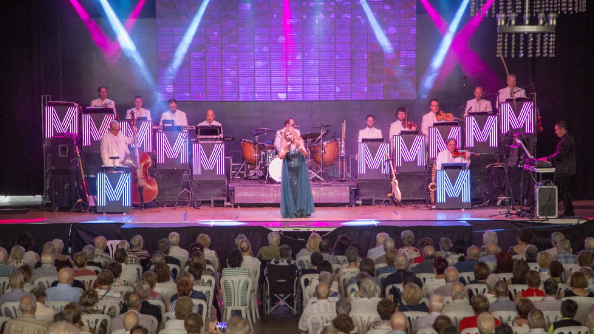 Imagen de las sardanas con la Cobla Tàrrega