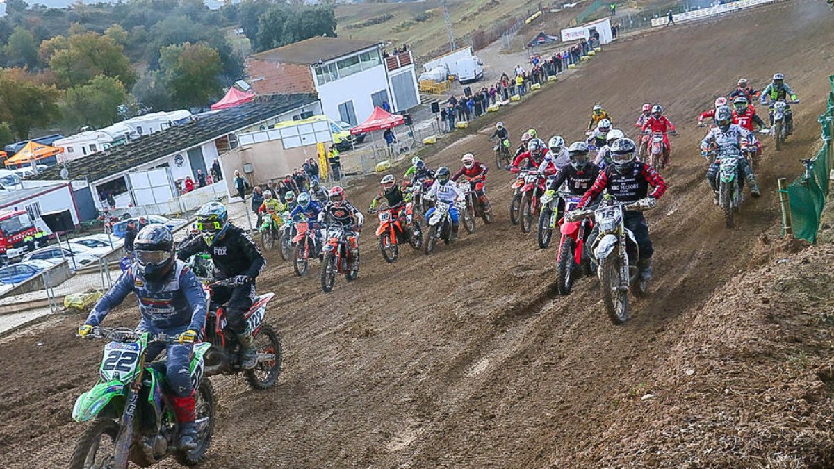 Una de les curses d’ahir al circuit El Bosquet de Ponts.