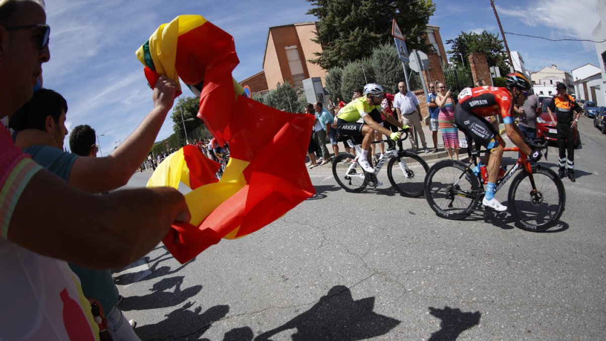 Rigoberto Urán gana la etapa en Tentudía