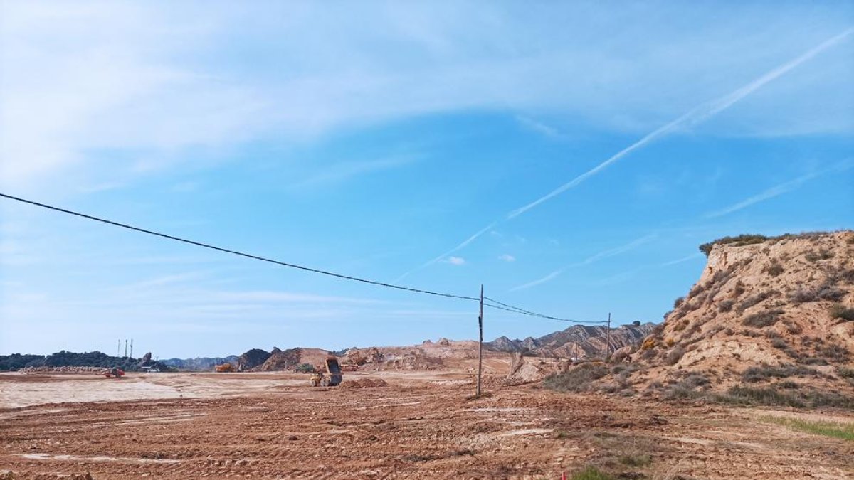 Una vista de les obres d’explanació del terreny per a l’assecador.