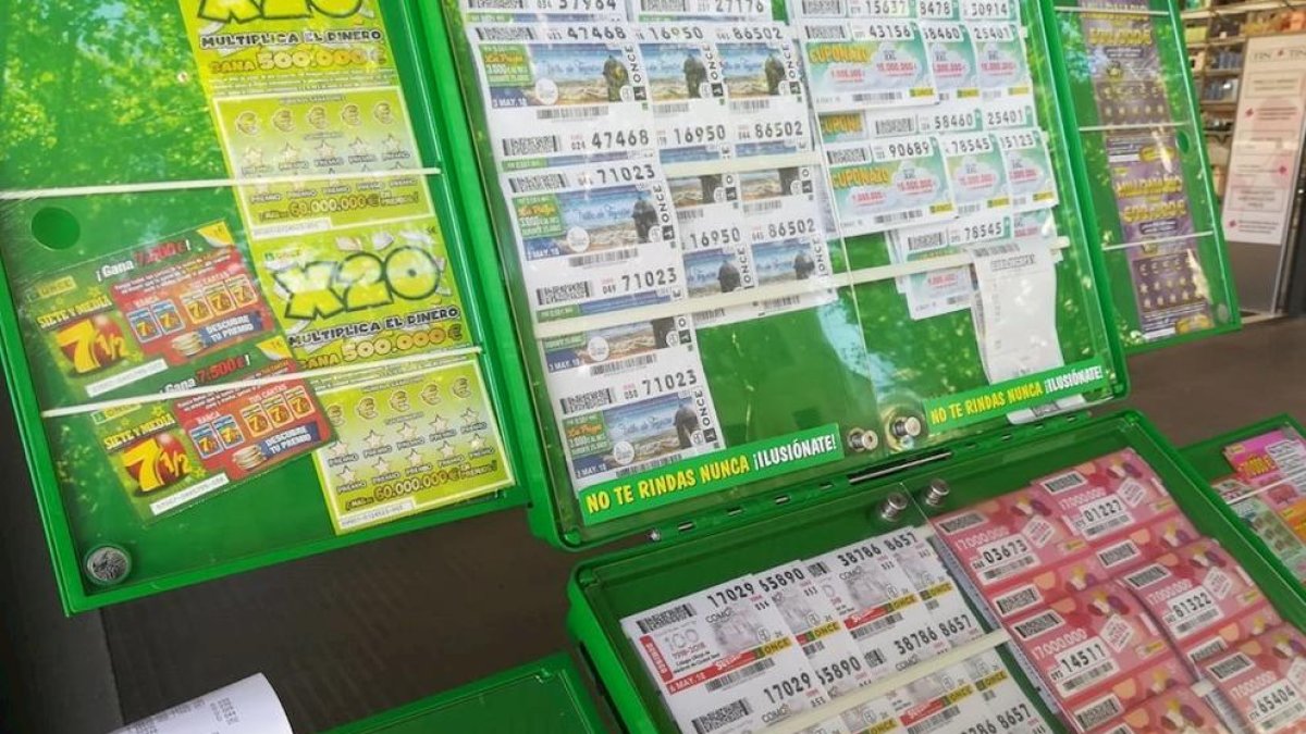 Un sense sostre guanya la loteria amb un bitllet que li va regalar un desconegut