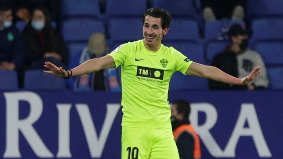 Pere Milla celebra un dels seus dos gols.