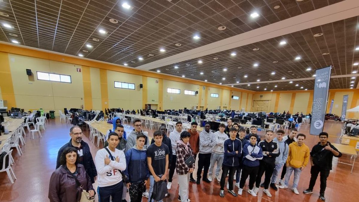La Lan Party de Mollerussa recibió la visita de alumnos del instituto Almatà de Balaguer.