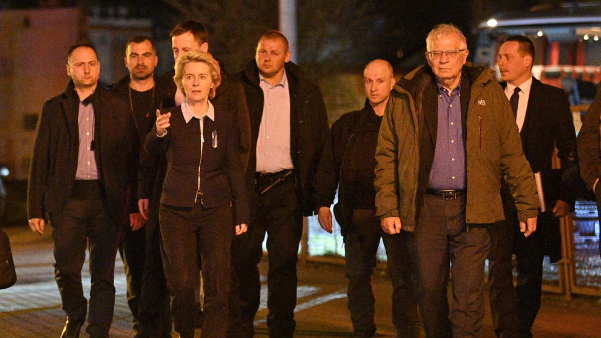 Ursula von der Leyen i Josep Borrell Fontelles arriben a Polònia per viatjar fins a Kíiv.