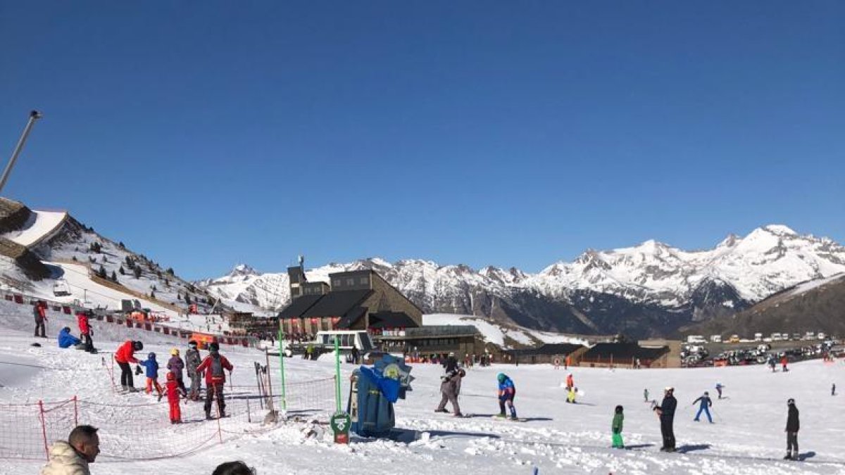 Carrera infantil de trineos en Boí Taüll.