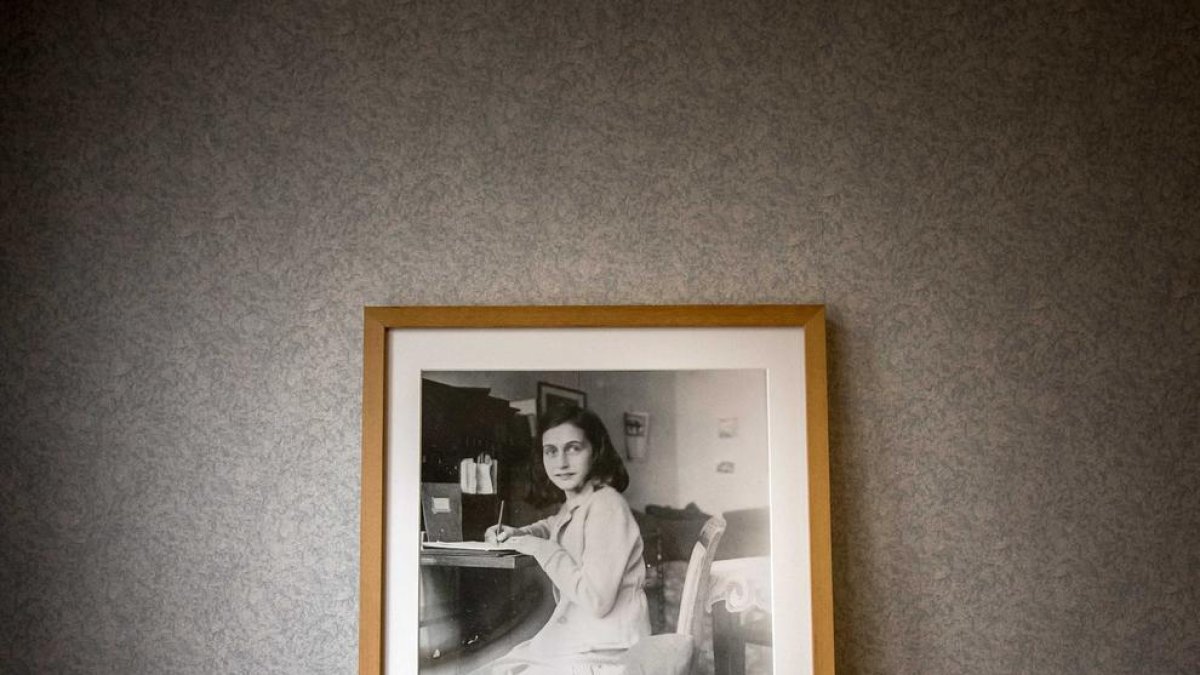 Un notario judío de Ámsterdam, sospechoso de señalar el escondite de Ana Frank