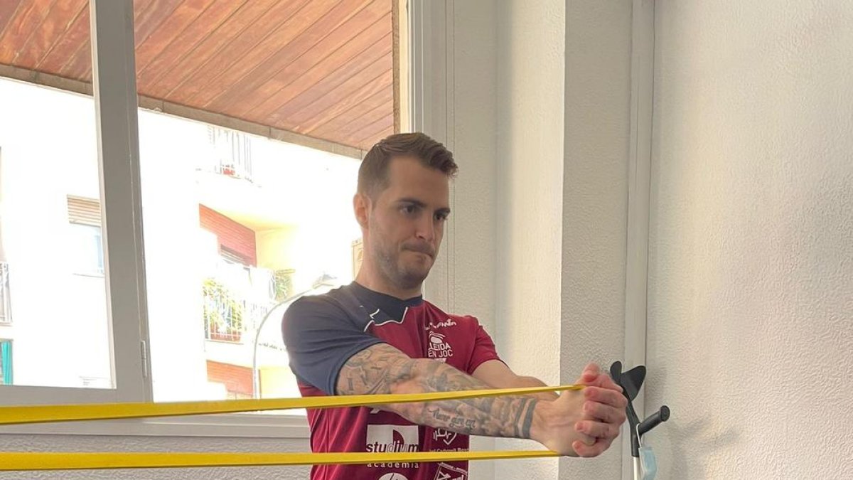 Imaz, recuperant-se a Lleida de la lesió al genoll esquerre.