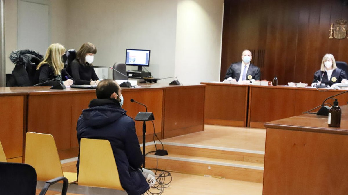 L’acusat durant el judici celebrat el 10 de febrer passat a l’Audiència de Lleida.