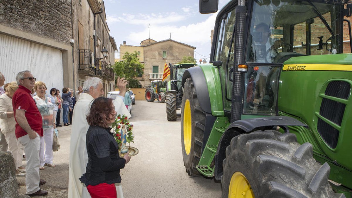Gra, a la Segarra, va recuperar la festa del Roser i Sant Isidre.