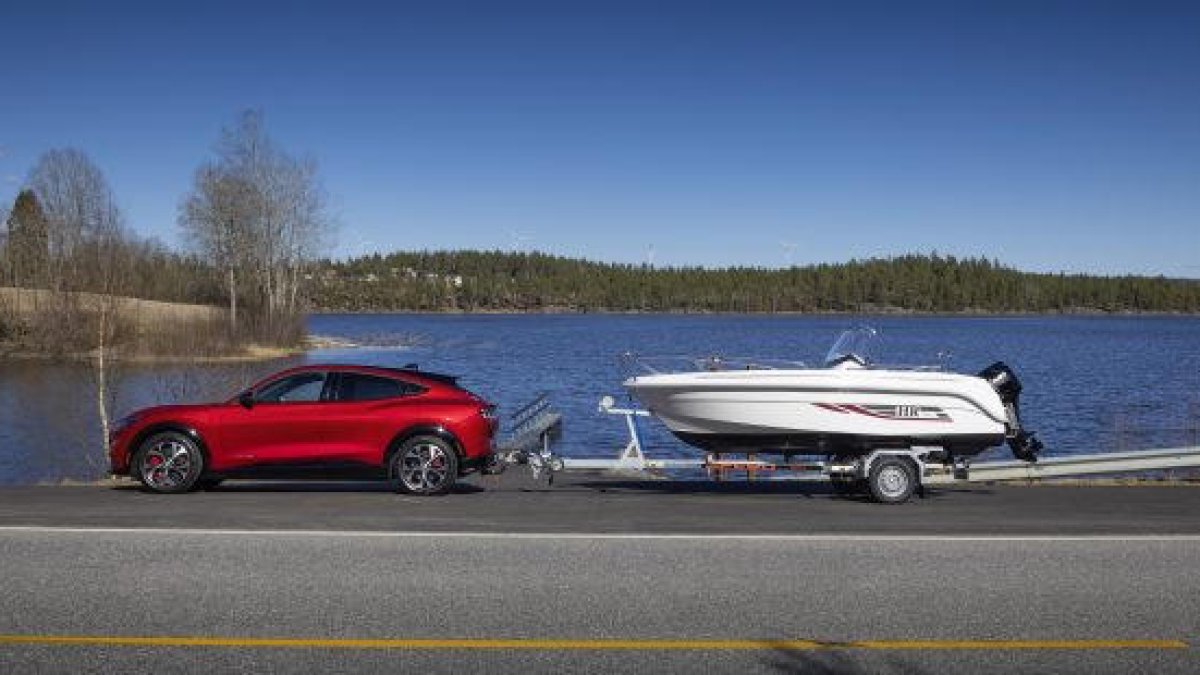 El Ford Mustang Mach-E augmenta la seua capacitat de remolc fins als 1.000 kg