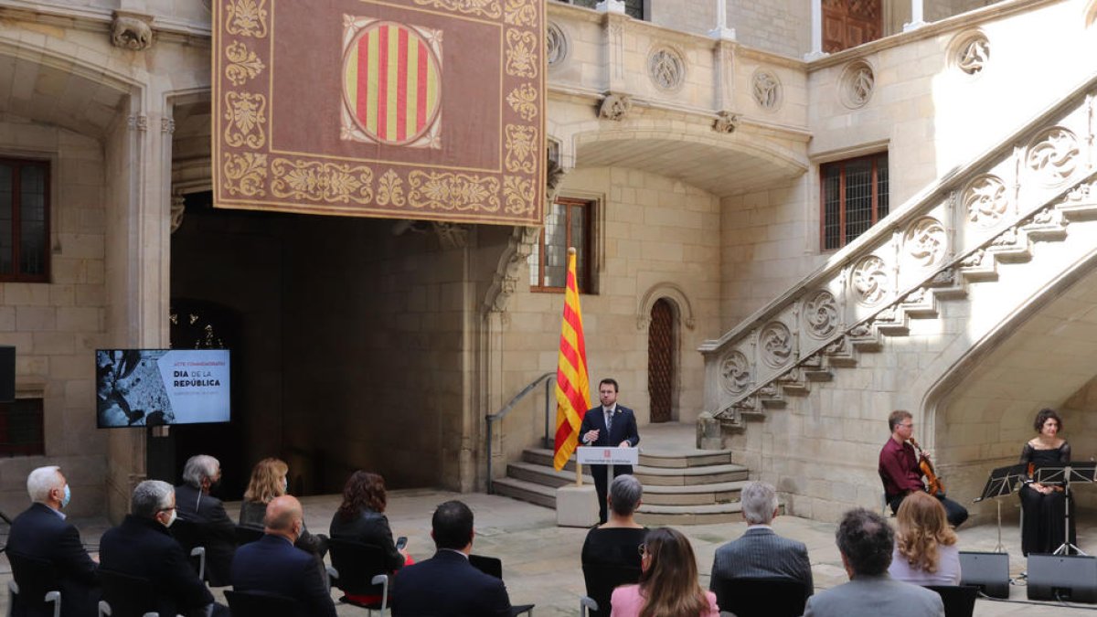 Aragonès, en l'acte de la República: 