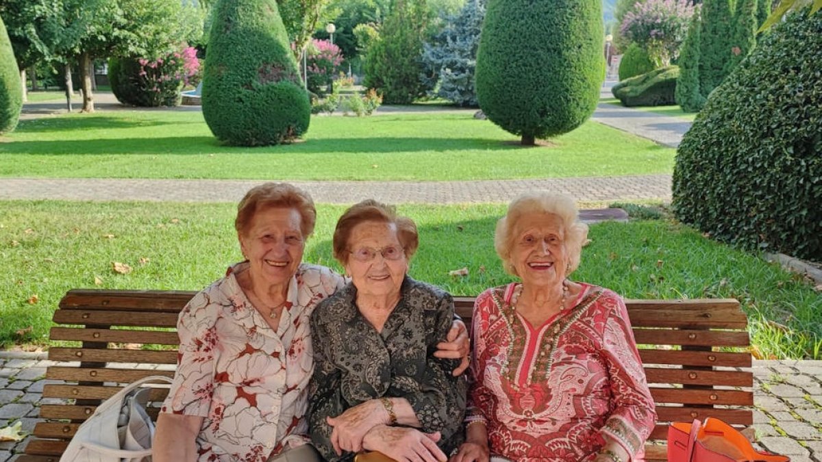Les tres germanes Farràs Vilanova gaudeixen de molt bona salut.