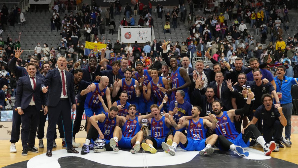 La plantilla azulgrana conquistó su cuarta Copa del Rey de los últimos cinco años en un partido de poco espectáculo pero emocionante hasta el final.
