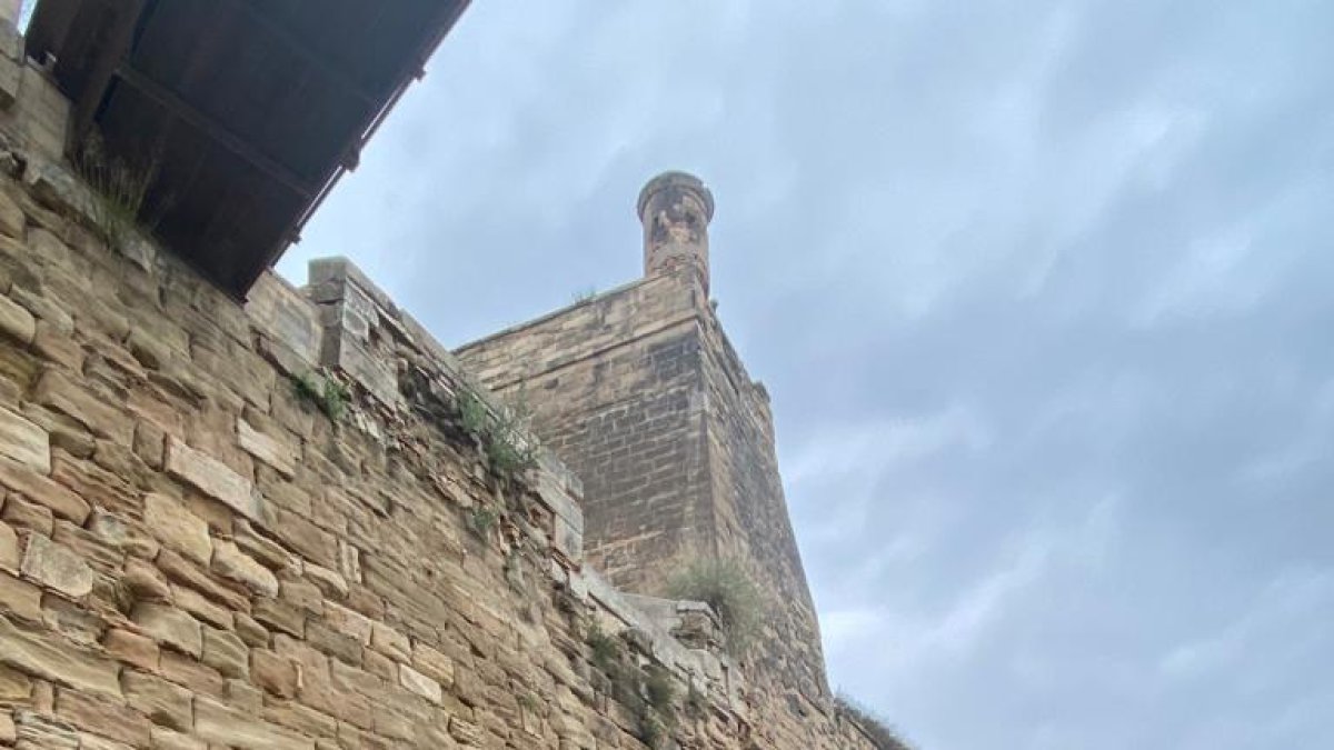 Tornen els itineraris presencials per a la recuperació de la Memòria Democràtica amb una ruta pels vestigis de la Guerra Civil a la Seu Vella