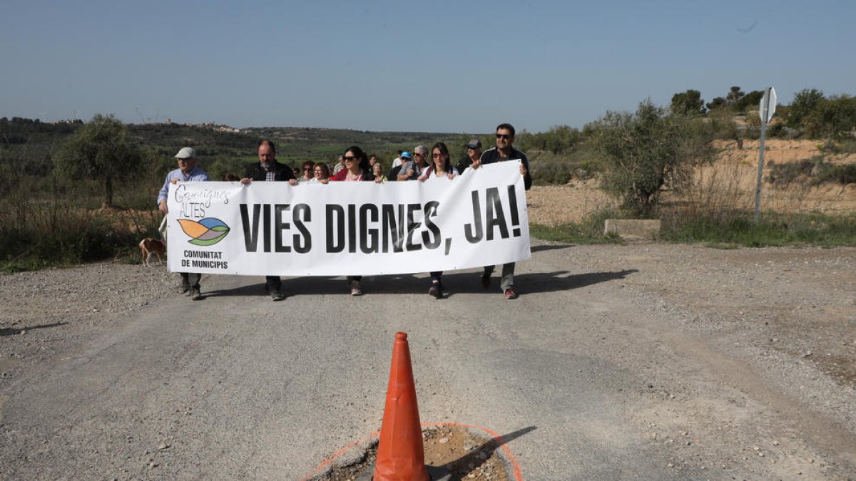 La movilización que tuvo lugar el pasado sábado para exigir mejoras en las pistas de la comarca.