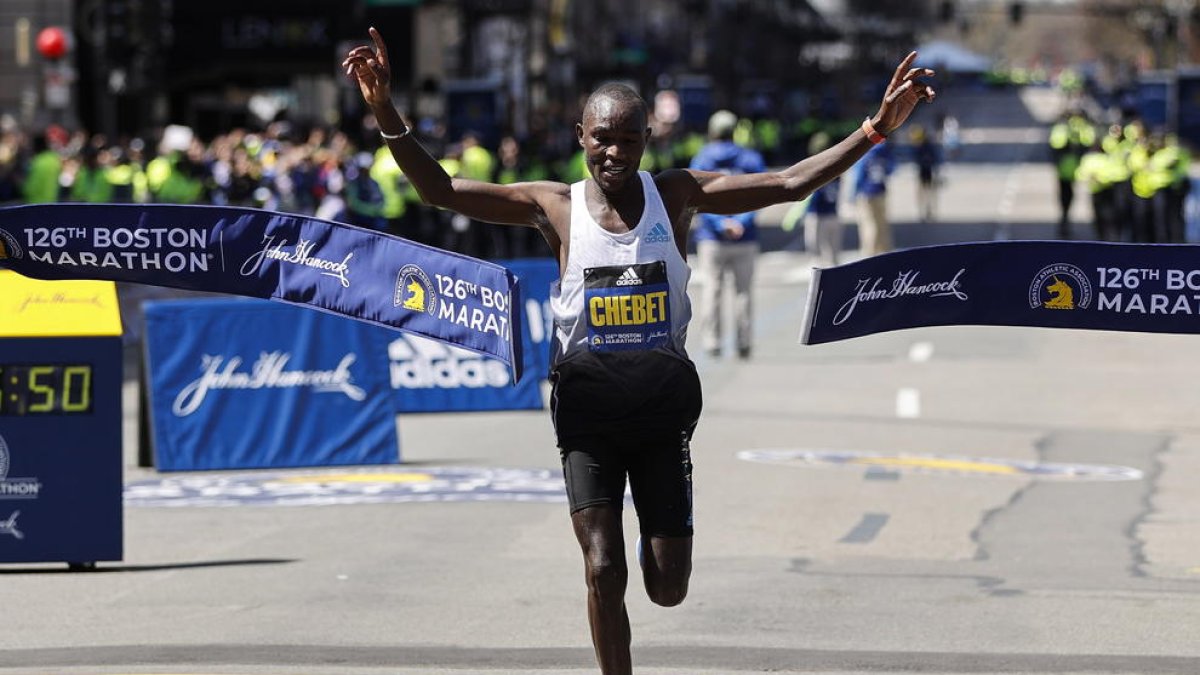 Chebet y Jepchirchir, doblete keniano en el Maratón de Boston
