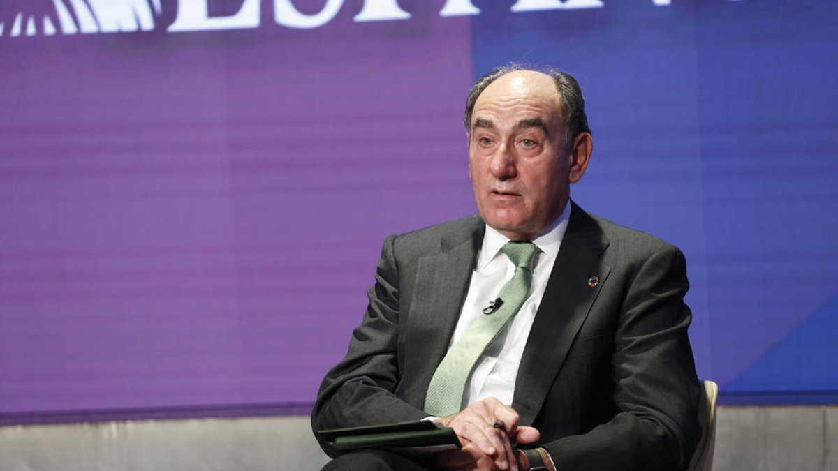 Iberdrola plantea modificar la tarifa regulada para lograr rebajas del 40 %
