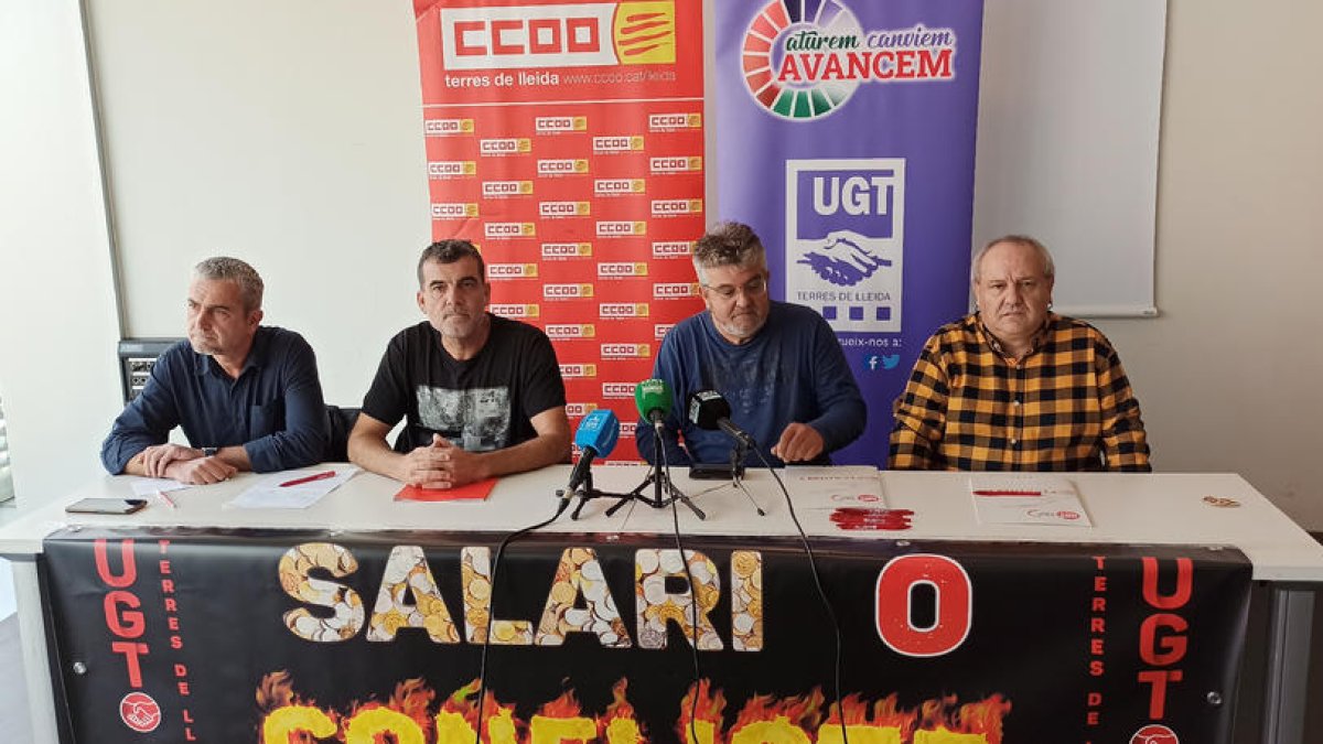 Los representantes sindicales ayer, en rueda de prensa.