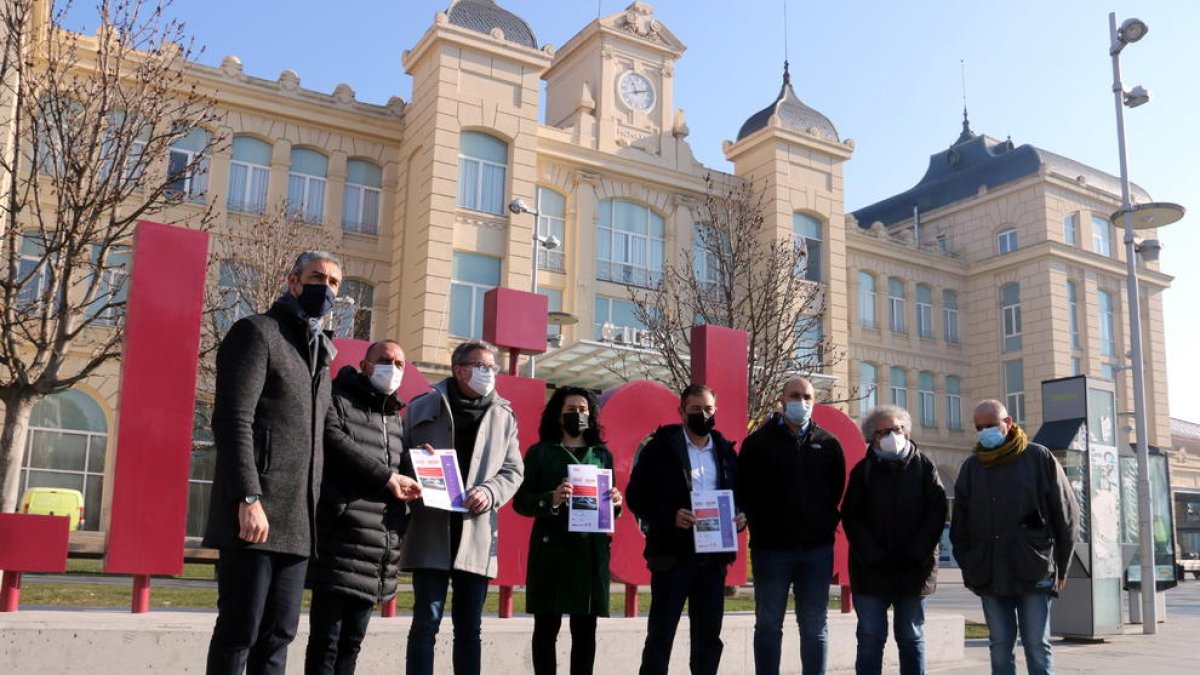 Institucions lleidatanes, sindicats i usuaris reclamen restablir els serveis Avant Lleida-Barcelona prepandèmia