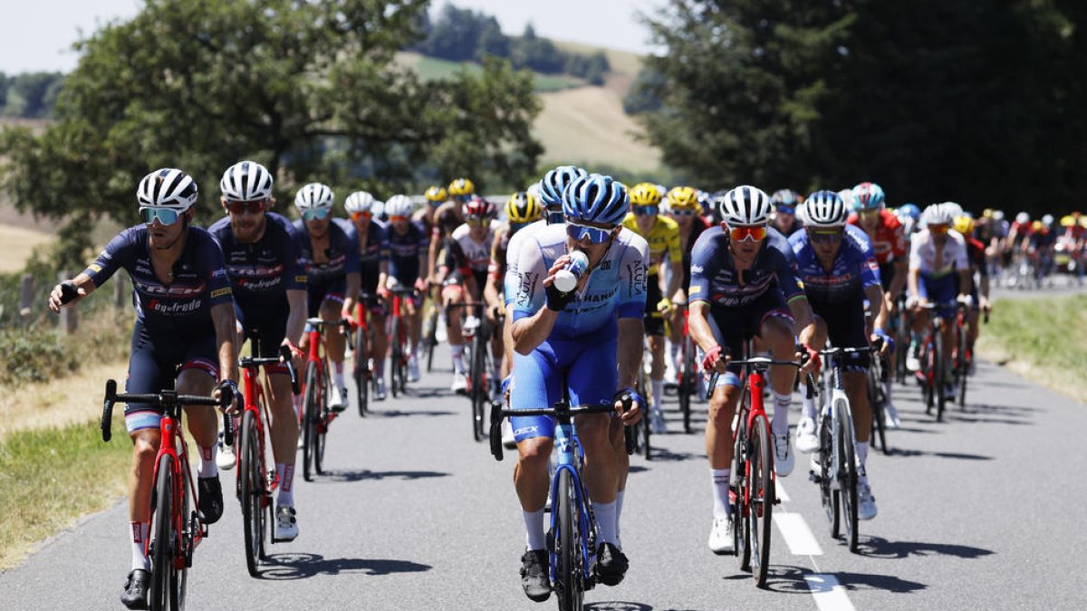 Los corredores tuvieron que soportar otra jornada de calor que obligó a medidas excepcionales.