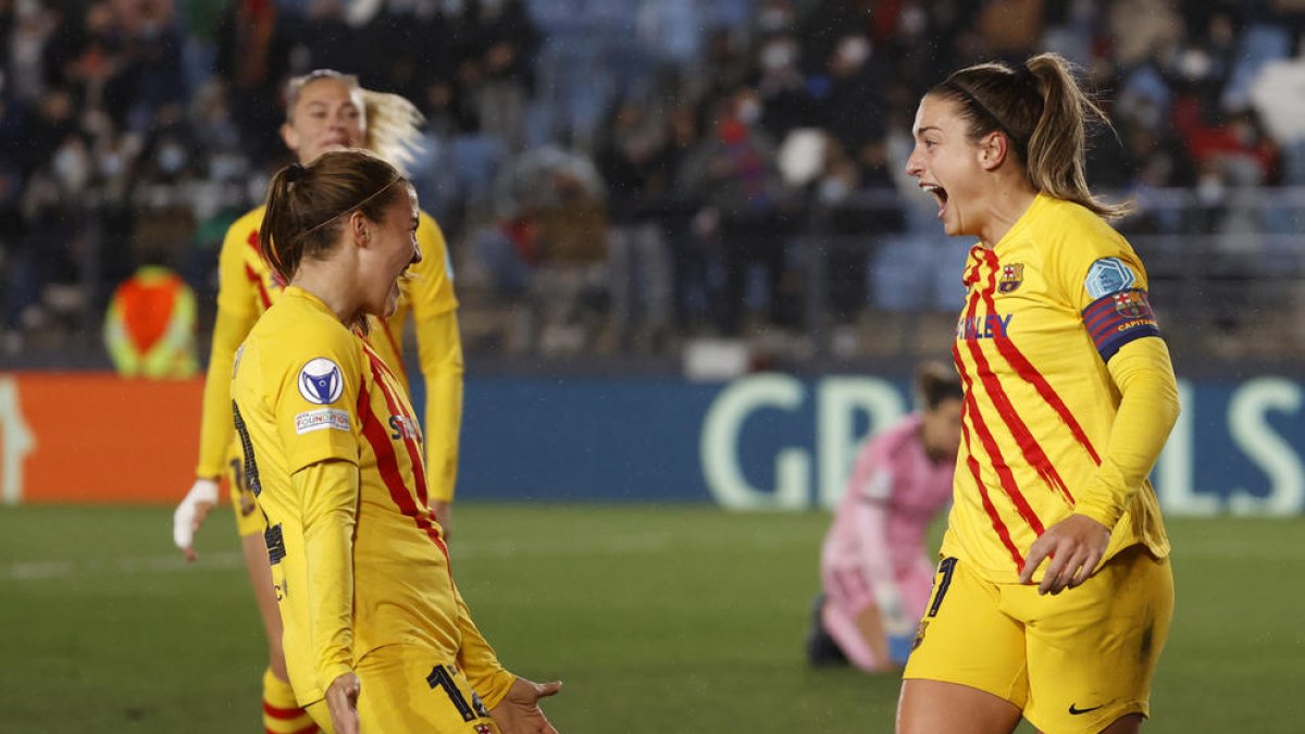 Les blaugranes celebren el tercer gol d’Alexia, que sentencia pràcticament la classificació.