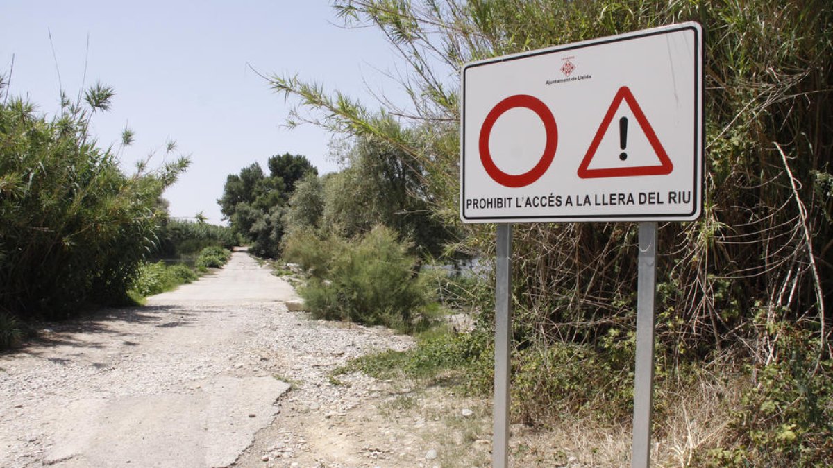 El paso de Butsènit está cortado a la espera de ser demolido.