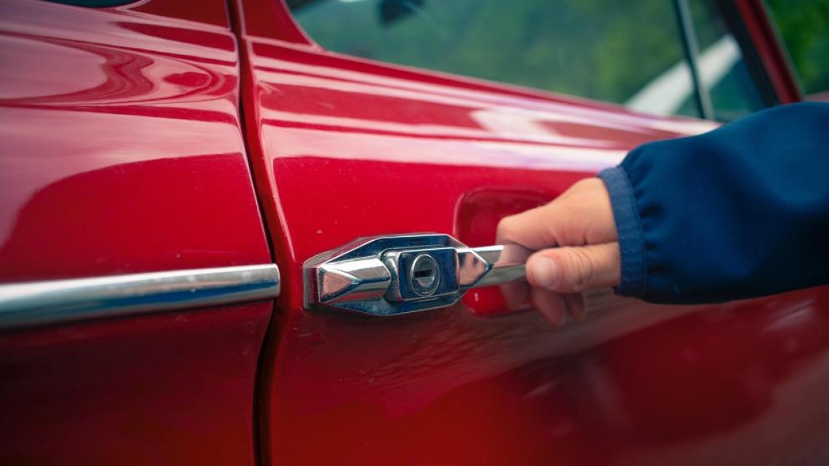 El polèmic mètode per refredar el cotxe en 1 minut sense utilitzar aire condicionat