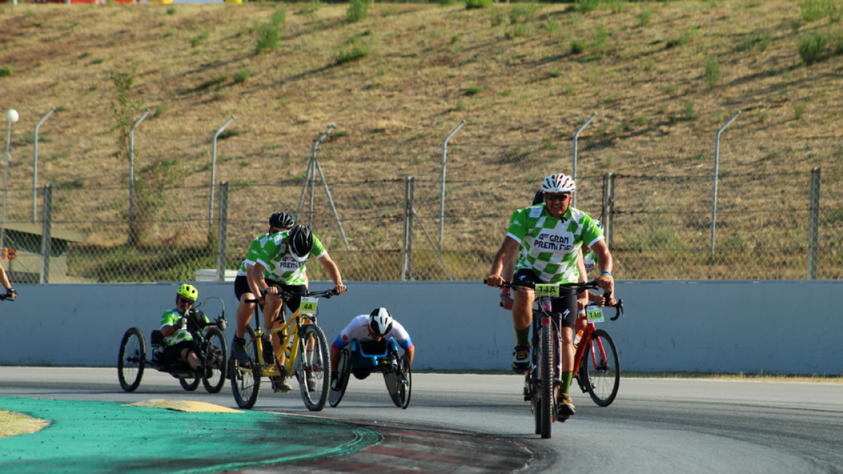 La cursa de relleus va ser el plat fort de la jornada inclusiva.