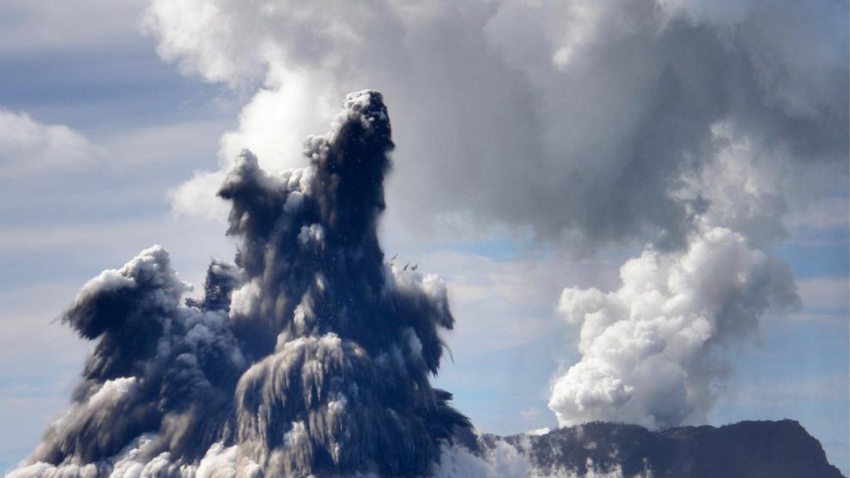 La Terra va tremolar durant vuit hores després de l'erupció del volcà Hunga-Tonga