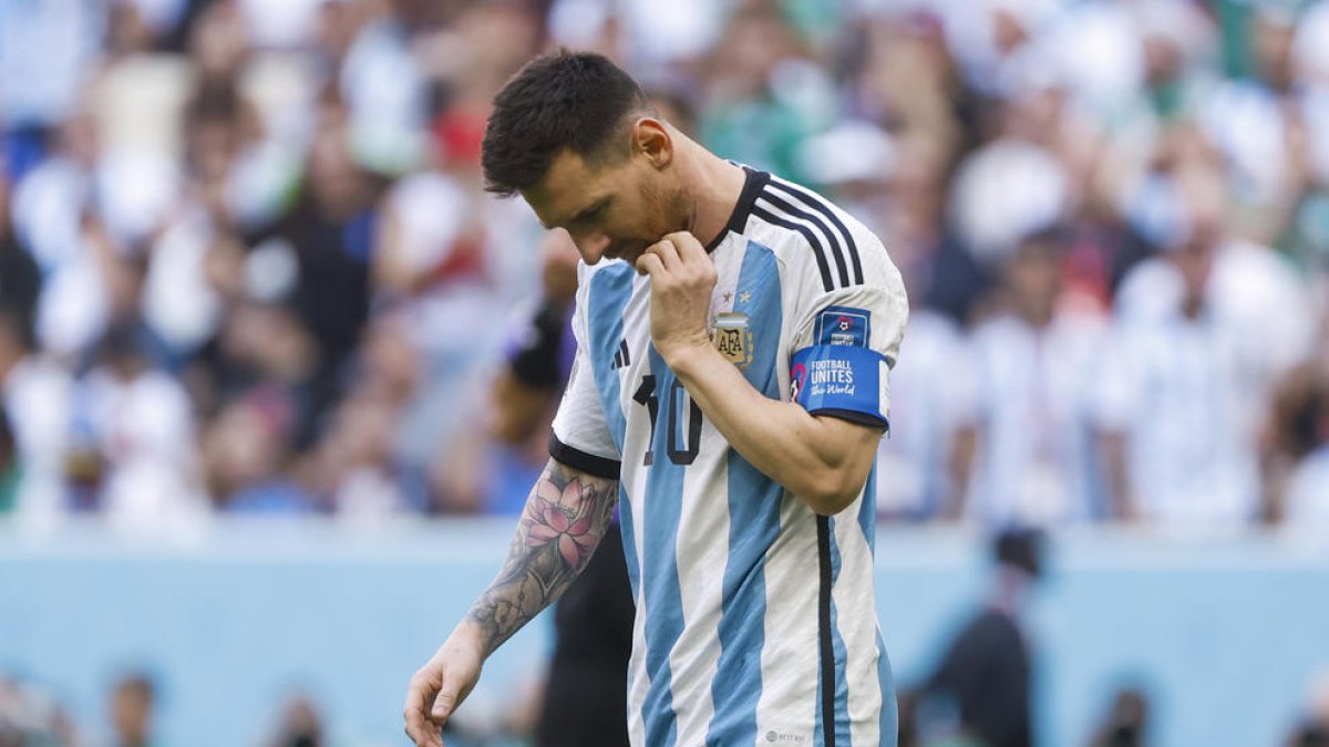 1-2. Patacada de l'Argentina en el debut