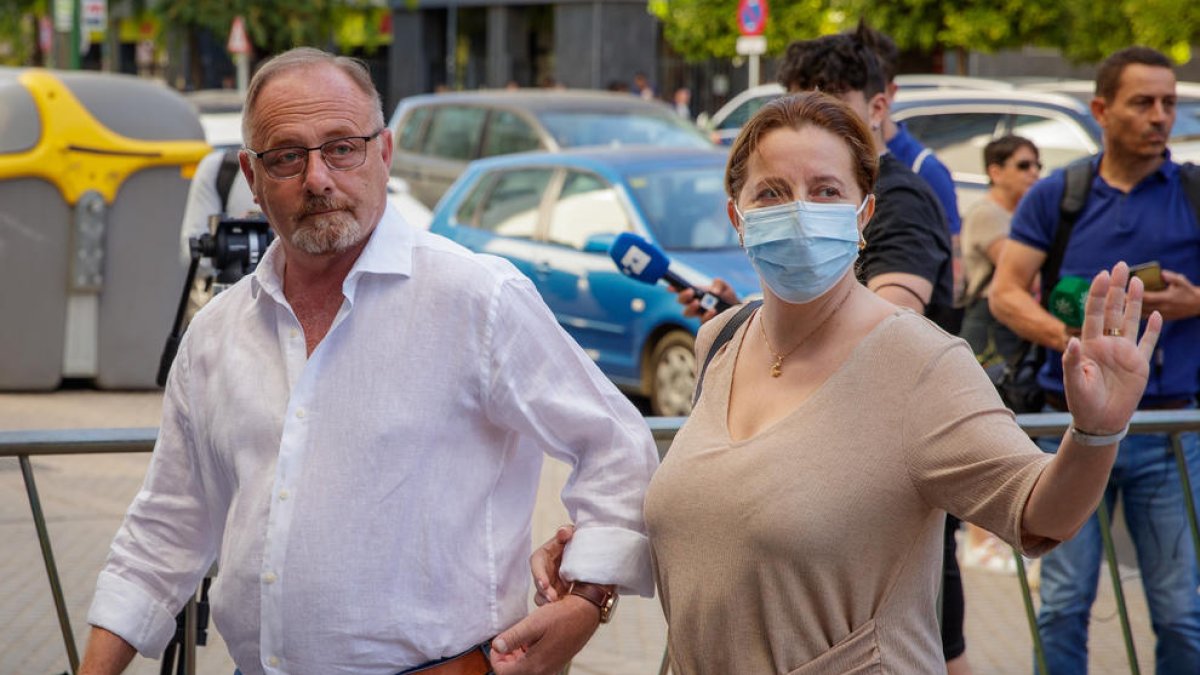 Madre de Marta al Cuco: No eres capaz de mirarme a la cara, ¿verdad, cobarde