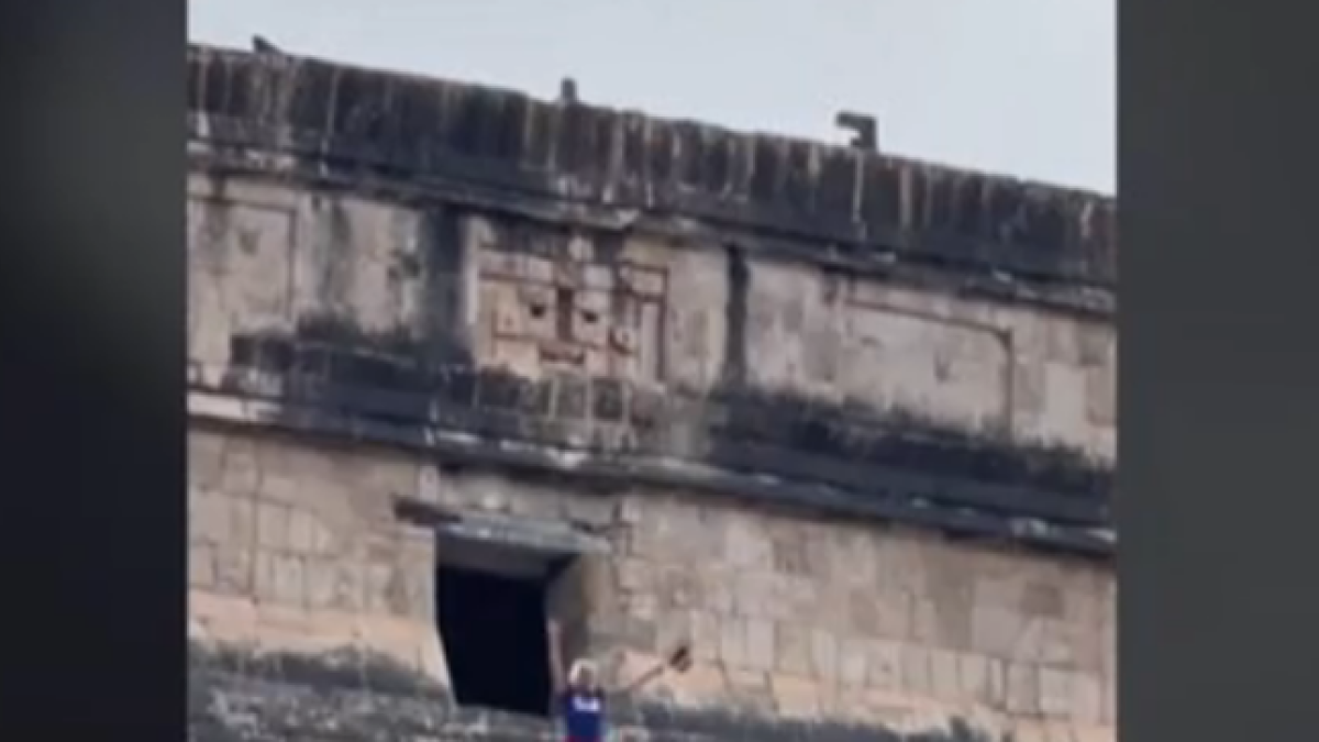 Una mujer es agredida tras subirse a la pirámide de Chichén Itzá en México