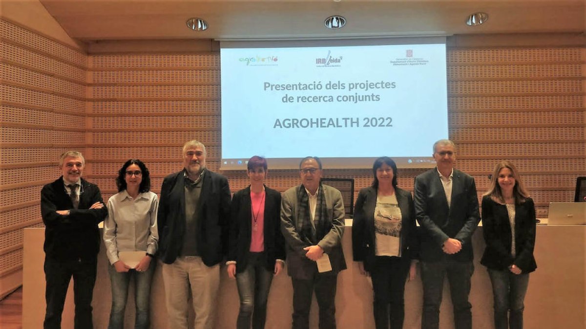 Representantes del IRB, Agrotecnio, Acción Climática y algunas de las investigadoras.
