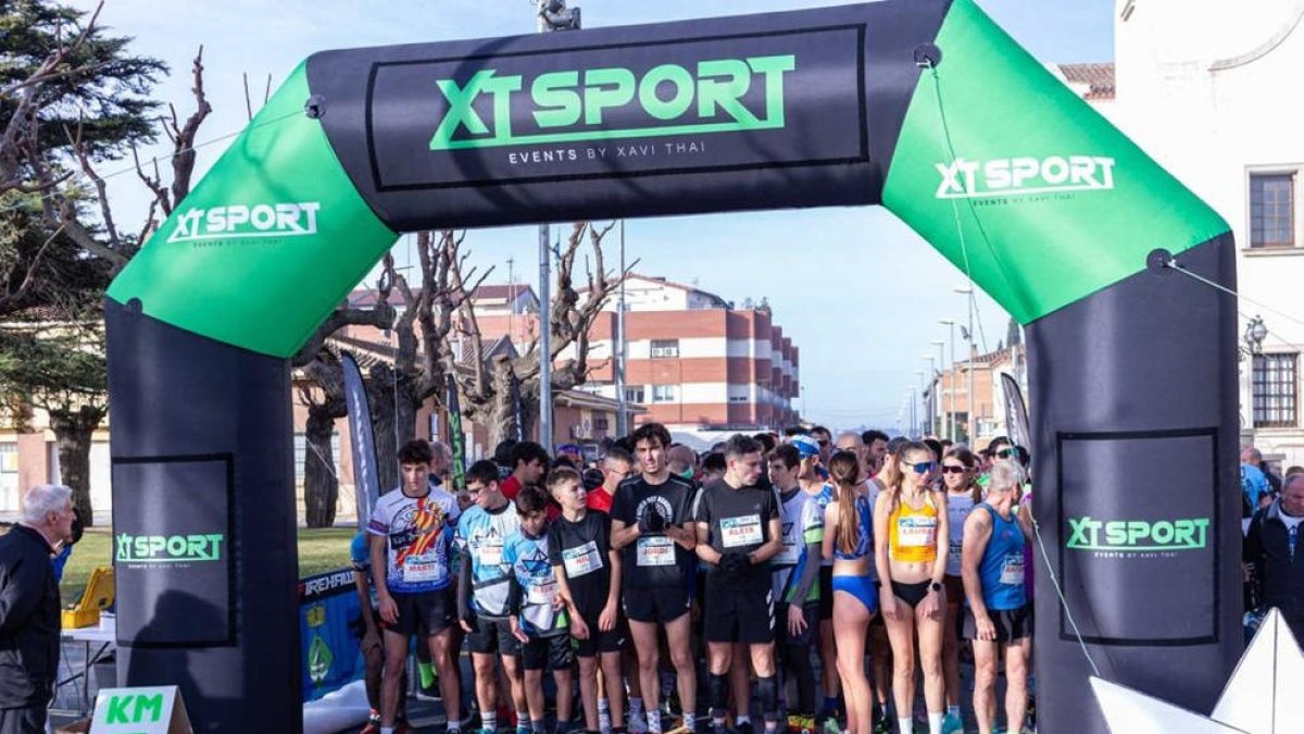 Momento de la salida de una de las pruebas de la Cursa de la Barca.