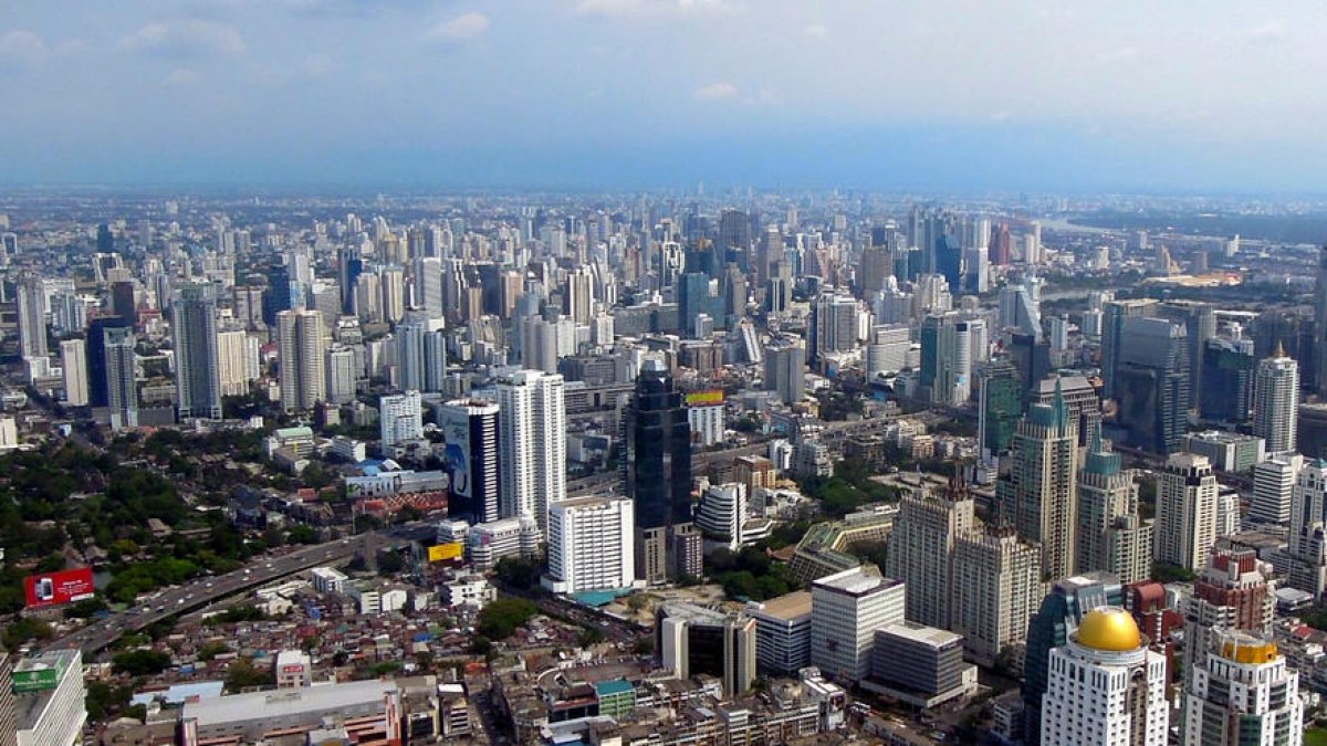 Un expolicía mata al menos a 32 personas, la mayoría niños, en una guardería de Tailandia