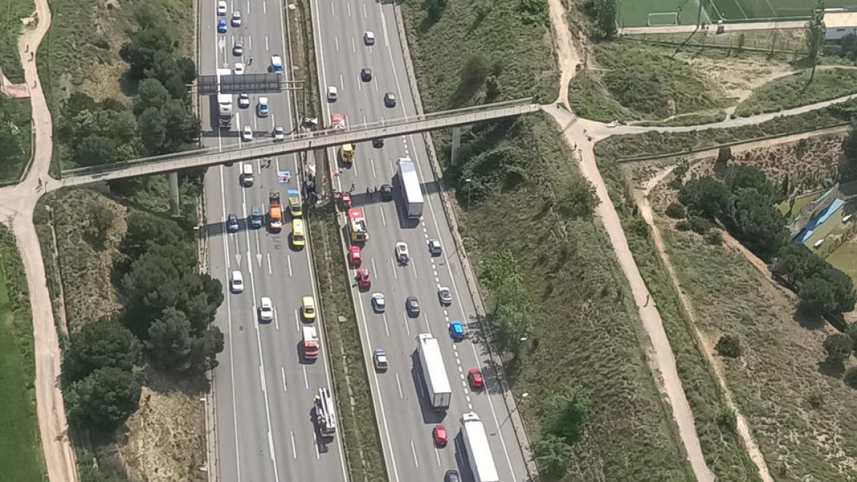 Un accident a l'AP-7 a Mollet del Vallès.