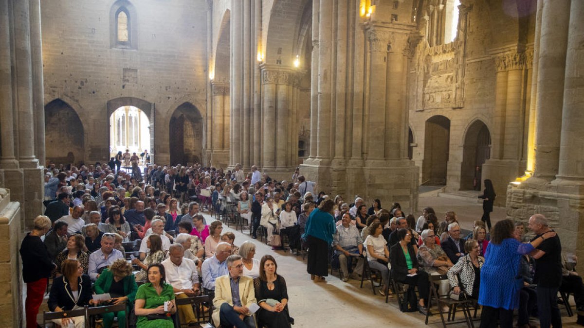 Unos 180 profesores que se jubilaron en los cursos 2020-2021 y 2021-2022 se citaron ayer en la Seu Vella para asistir al homenaje del departamento de Educación.