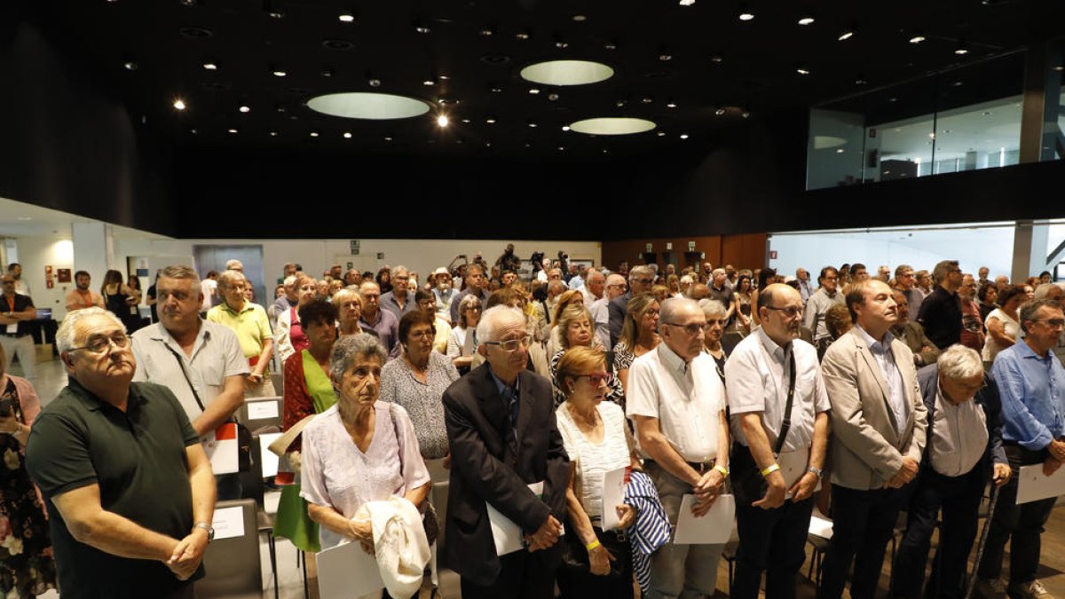 Els assistents a l’assemblea van guardar un minut de silenci en memòria de Jordi Porta.