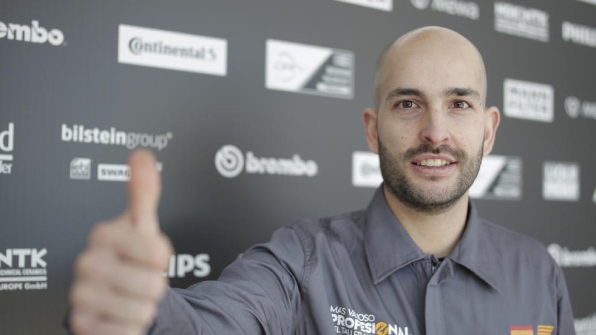 El mecánico leridano Joel Becerra, tras vencer en la final del campeonato MVP del Taller.
