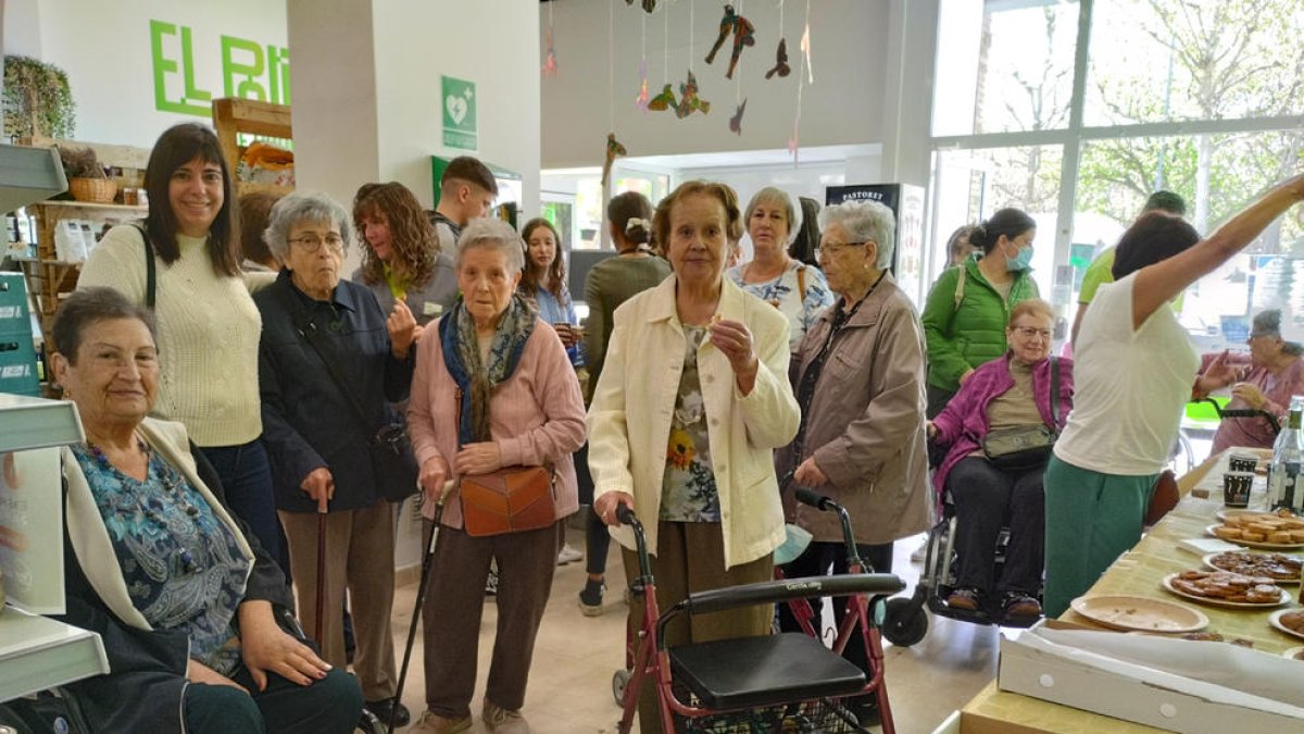 Usuaris de la residència Lleida-Balàfia celebren el primer aniversari d'El Palet