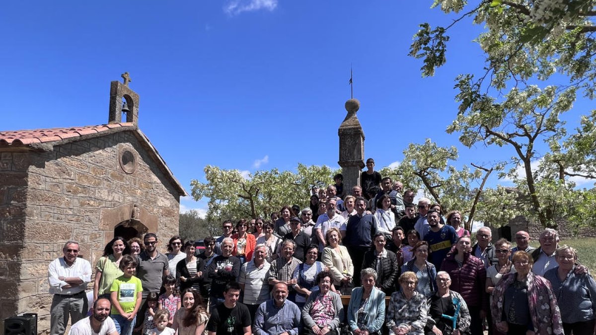 Un centenar de persones acudeixen a l'Aplec de l'Ermita de Sant Magí a Guardiola