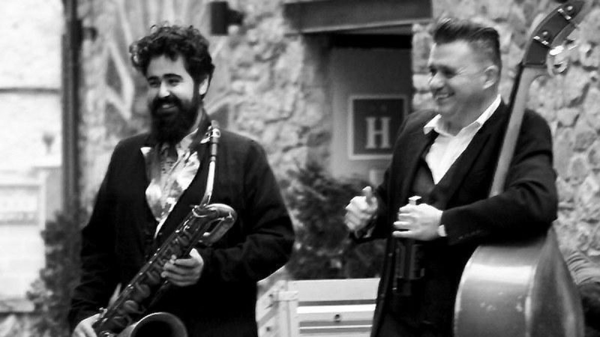 Pau Gairí y David Esterri, Lo Pardal Roquer, en un concierto.