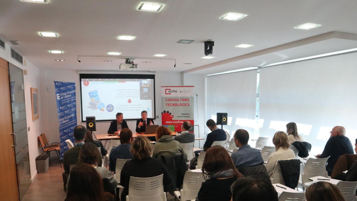 Un momento de la charla ofrecida por Bartomolé Borrego.